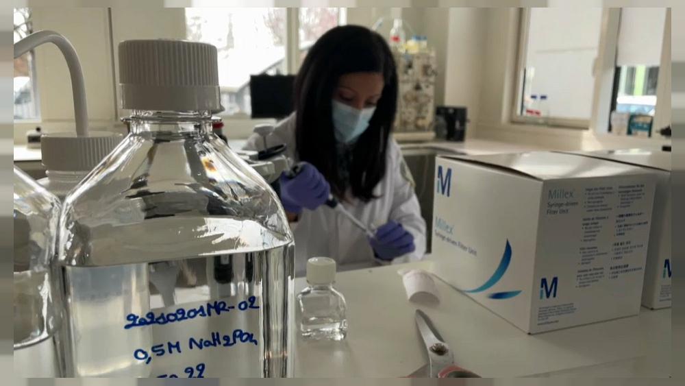 Scientists race to find a 'universal vaccine' effective against all COVID-19 variants