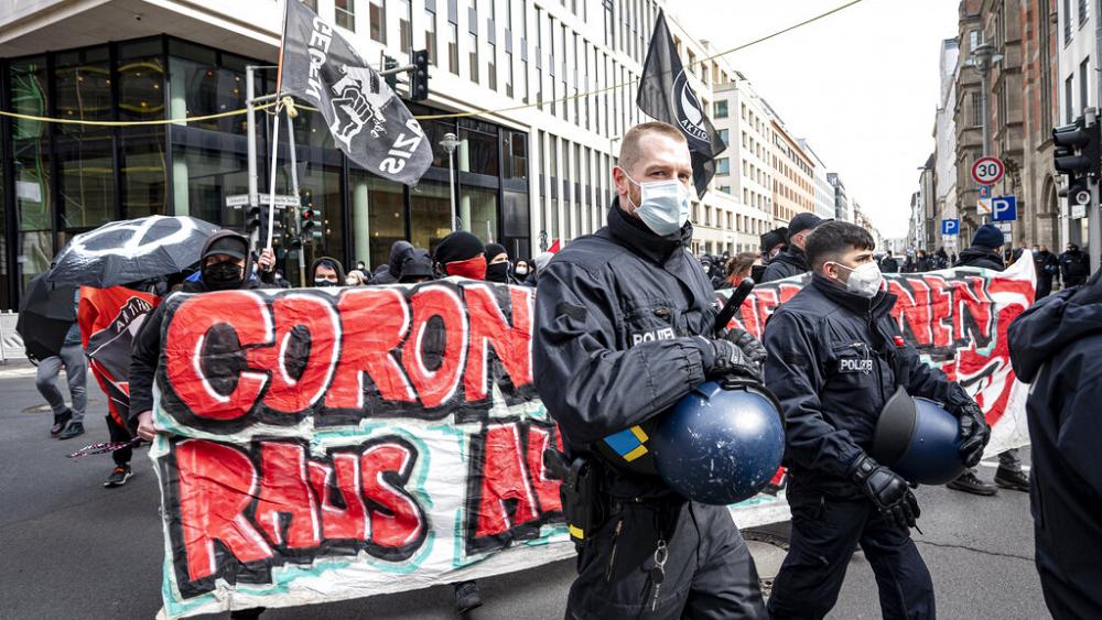 Far right protest COVID-19 restrictions in German cities