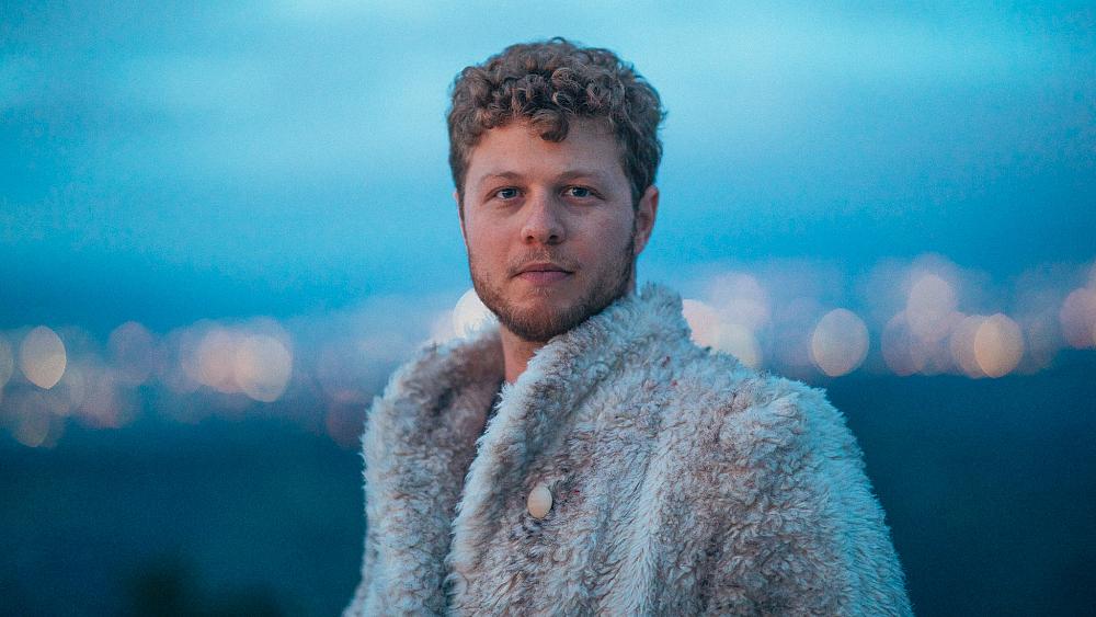 Meet the thrill-seeker famous for running the fastest 100 metres on stilts