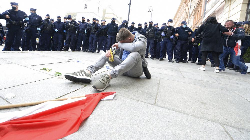 Third wave: New surge in COVID cases forces Europe on the defensive