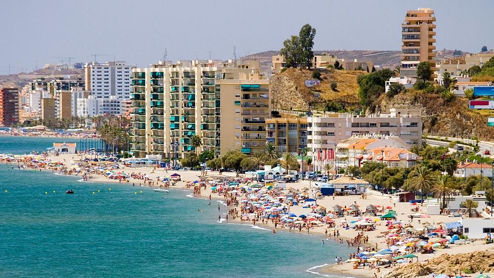 UK to introduce ‘traffic light’ system for foreign holidays