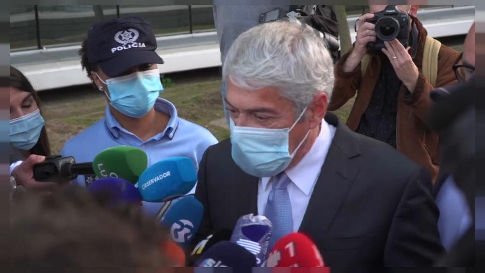 Corruption charges against former Portuguese PM dropped but Socrates will still stand trial