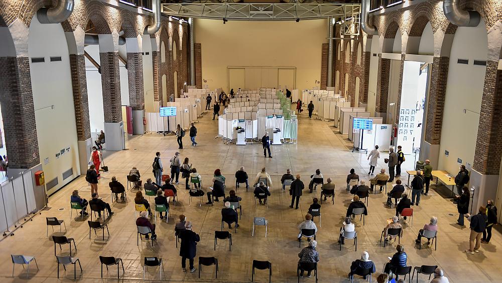 Italy moves toward slow reopening with outdoor dining