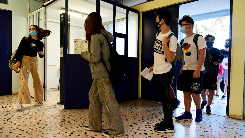 Greece lockdown measures lift allowing schools and courts to reopen