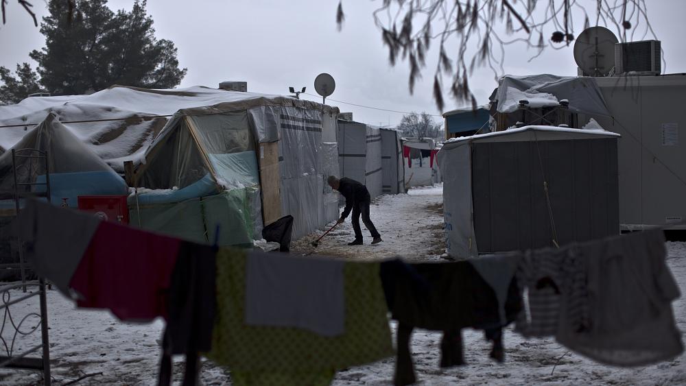 Greece extends COVID-19 vaccination campaign to migrants camps