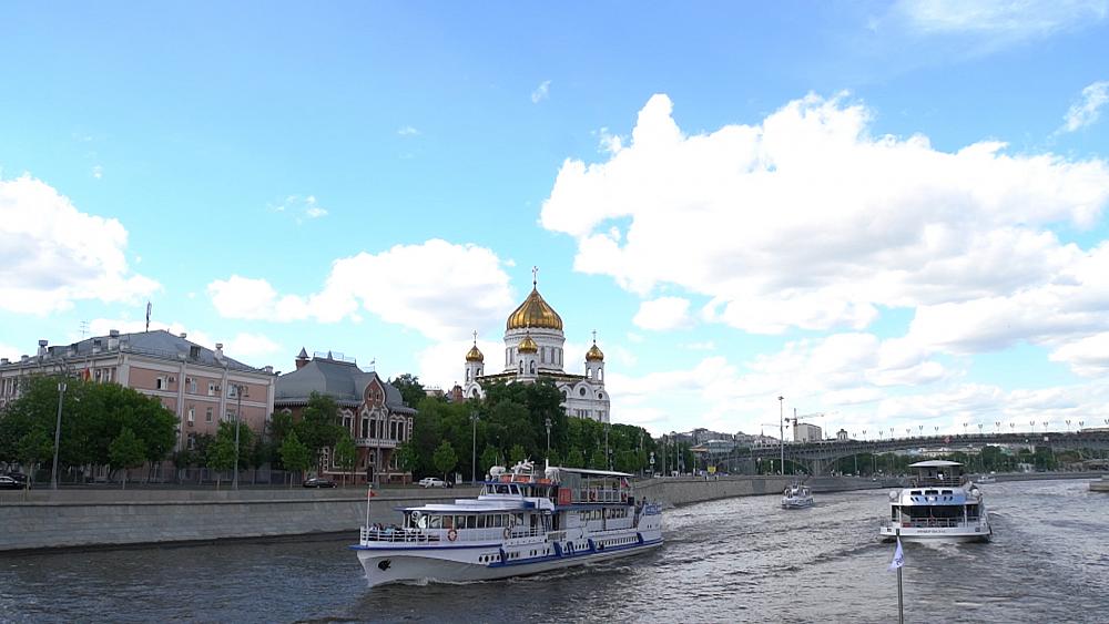 Discover Moscow with a spring in your step