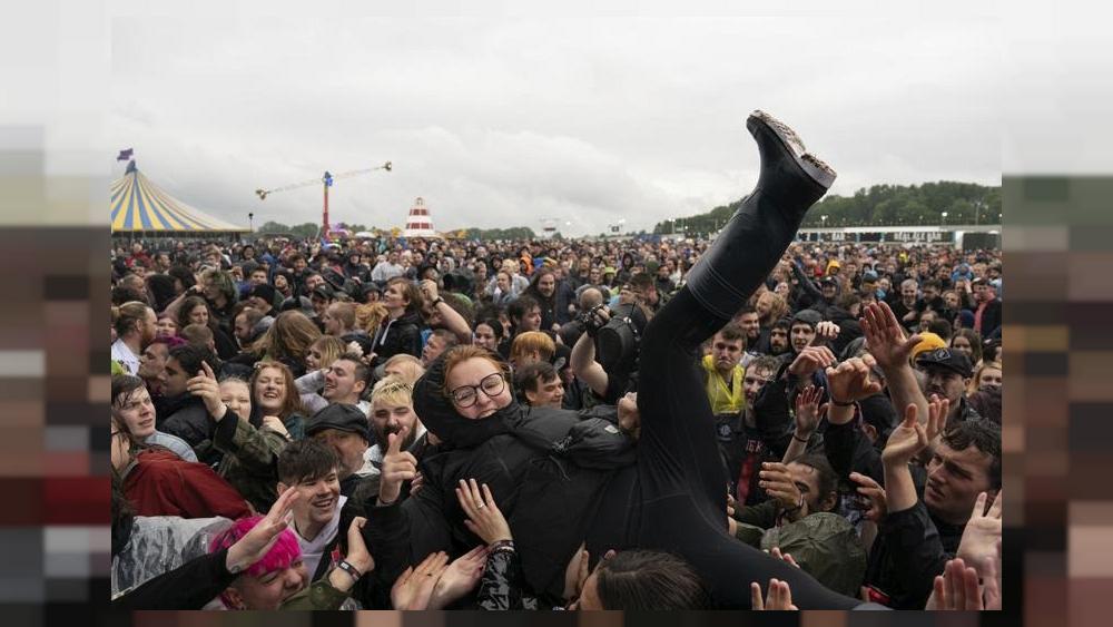 Thousands flock to Download Festival in UK amid fears over COVID-19 third wave